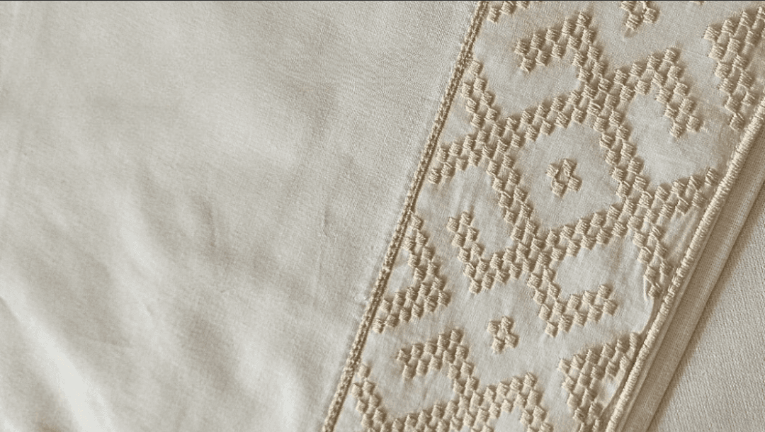 Bordado Cru Geometrico